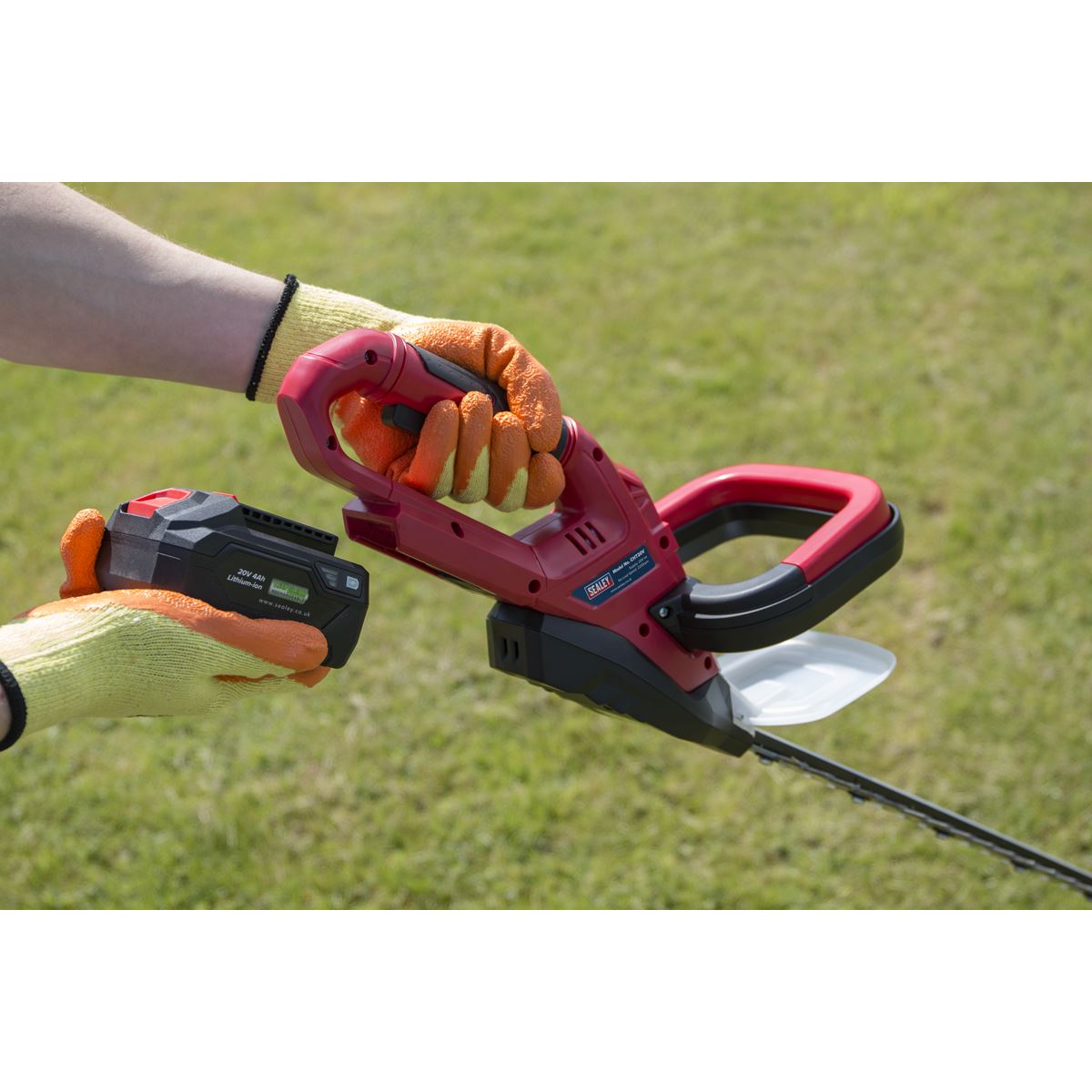 Sealey CHT20VCOMBO4 Hedge Trimmer Cordless 20V SV20 Series with 4Ah Battery & Charger