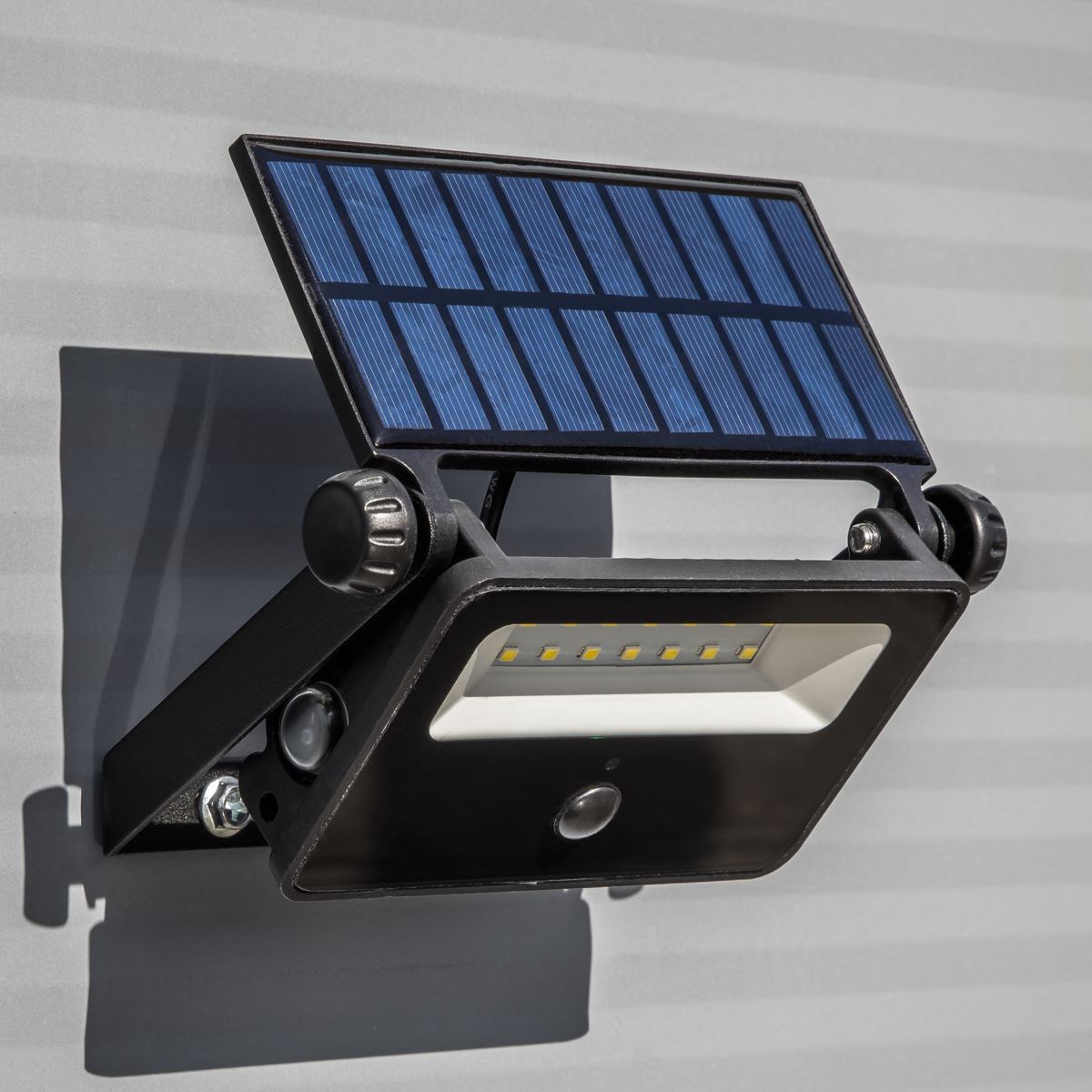 Sealey LED16S Extra-Slim Solar Floodlight with Wall Bracket 16W SMD LED