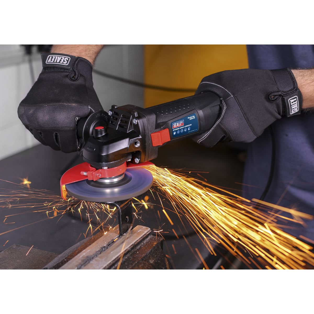 Sealey SGS115 Angle Grinder Ø115mm 750W/230V Slim Body