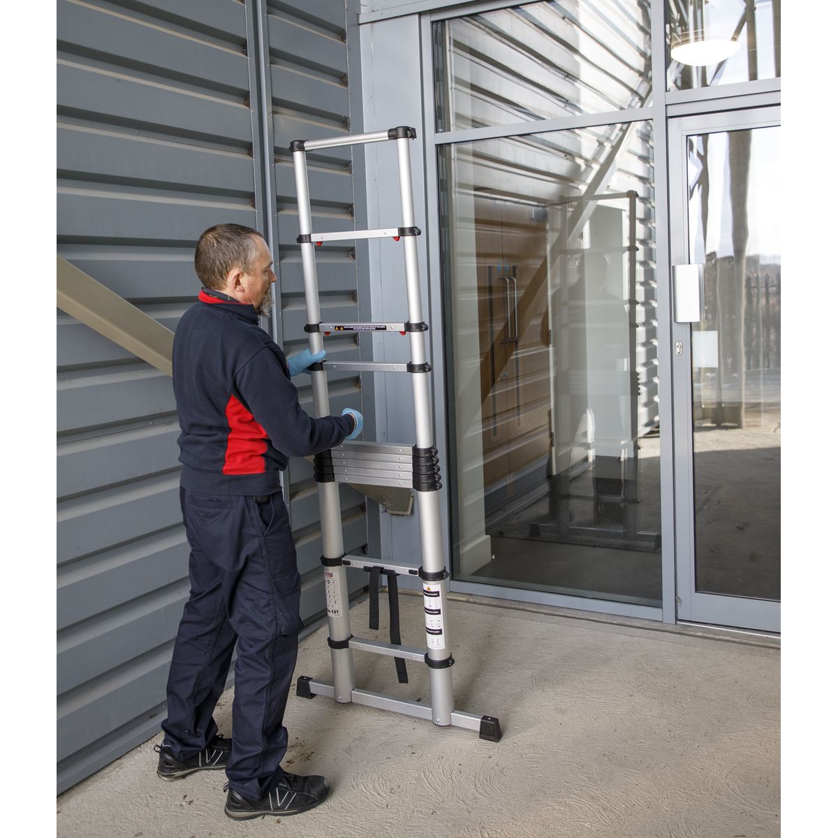 Sealey ATL11 Aluminium Telescopic Ladder 11-Tread EN 131