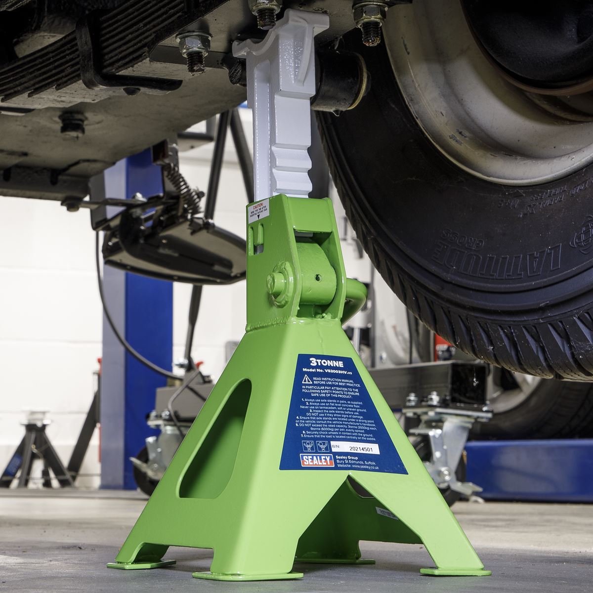 Sealey VS2003HV Ratchet Type Axle Stands (Pair) 3 Tonne Capacity per Stand - Hi-Vis Green