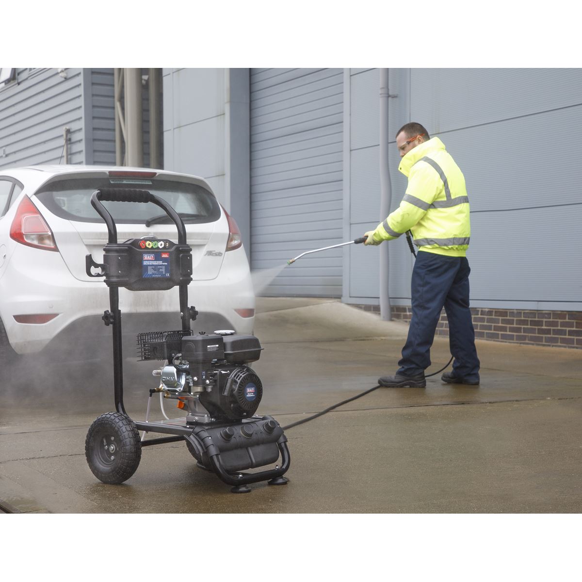 Sealey PWM2500 Pressure Washer 220bar 540L/hr 6.5hp Petrol