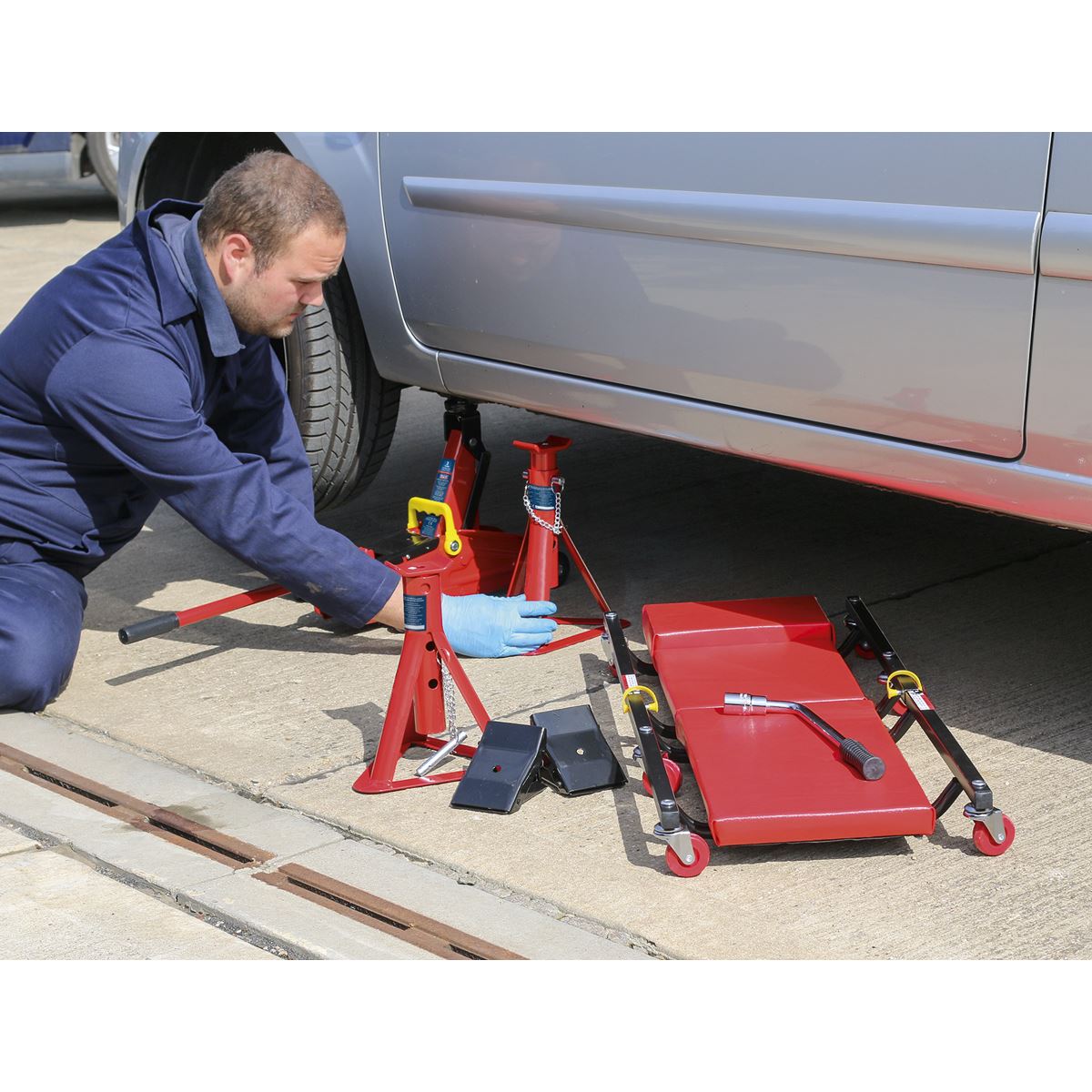 Sealey JKIT01 Lifting Kit (Inc Jack Axle Stands Creeper Chocks & Wrench) 5pc - 2 Tonne