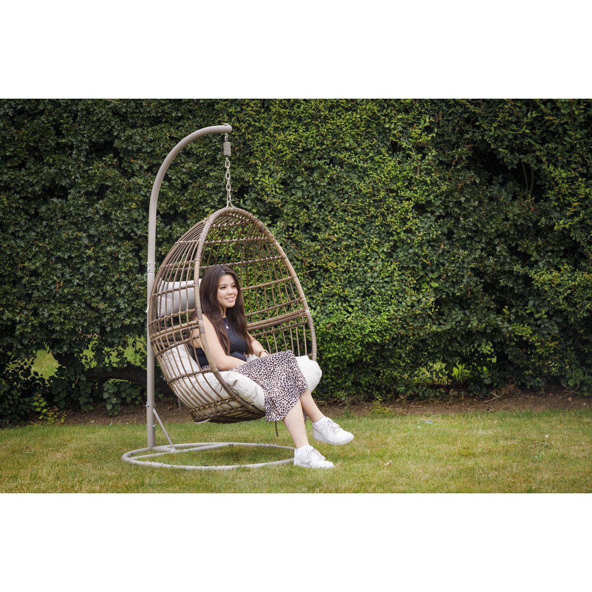 Dellonda DG60 Egg Hanging Swing Chair Wicker Rattan Basket Steel Frame Single