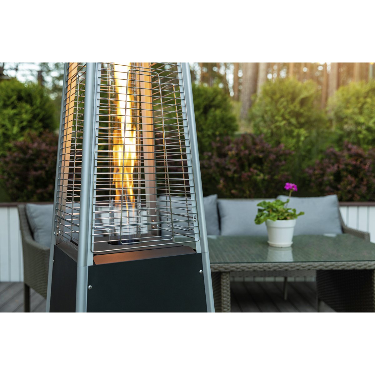 Dellonda DG98 Pyramid Gas Outdoor Garden Patio Heater 13kW Commercial & Home Use