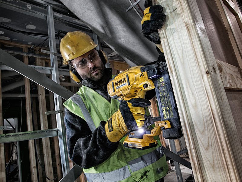 Dewalt DCN680N Brushless XR 18 Gauge Brad Nailer 18V Bare Unit