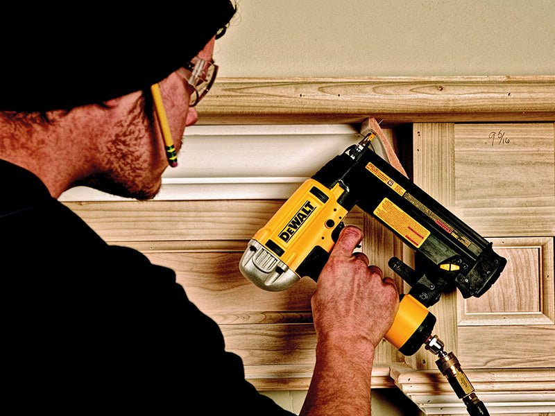 Dewalt DPN1850PP Pneumatic Oil - Free 18 Gauge Brad Nailer