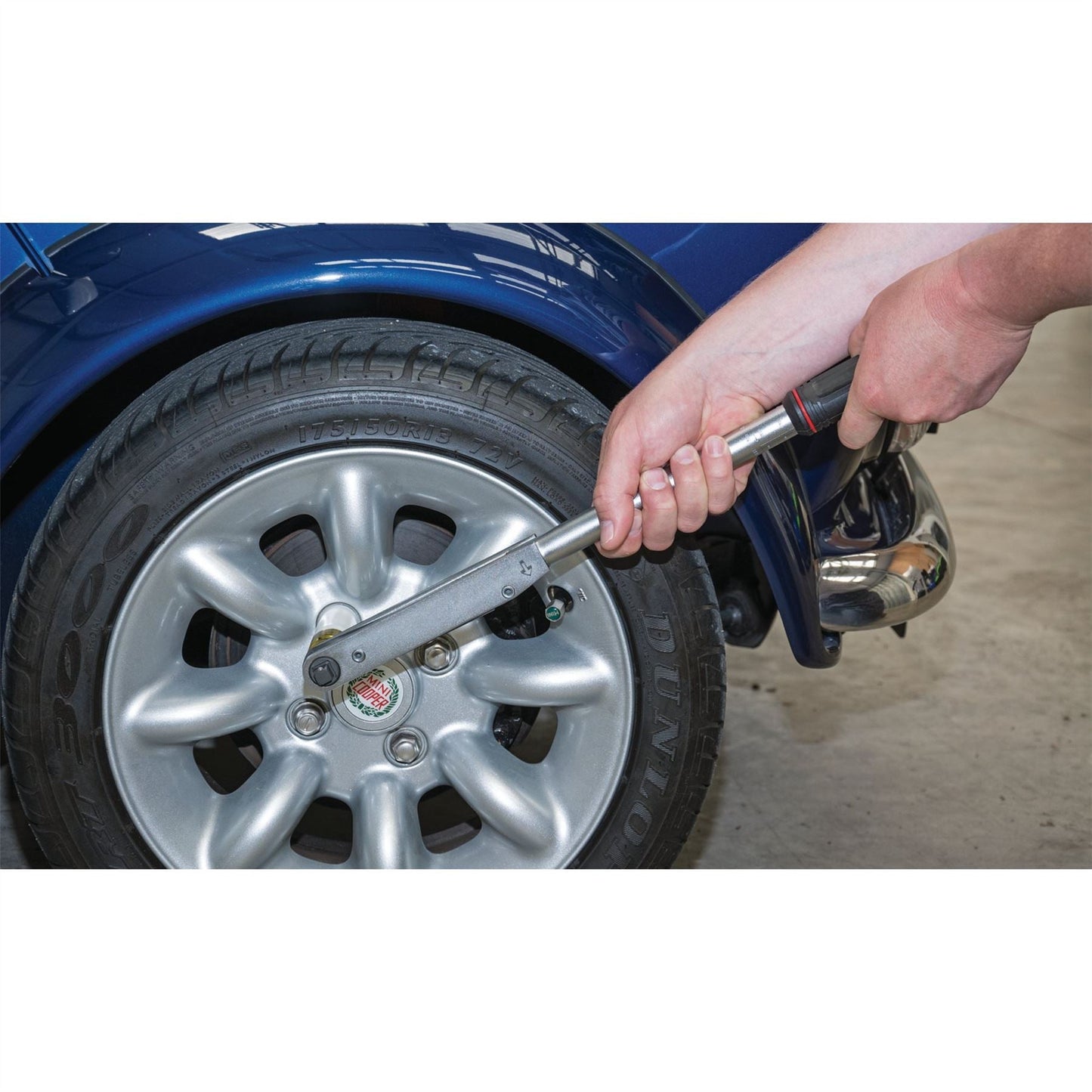 Draper 1/2" Square Drive 'Push Through' Torque Wrench With a Torquing Range of 50 - 225NM 83317