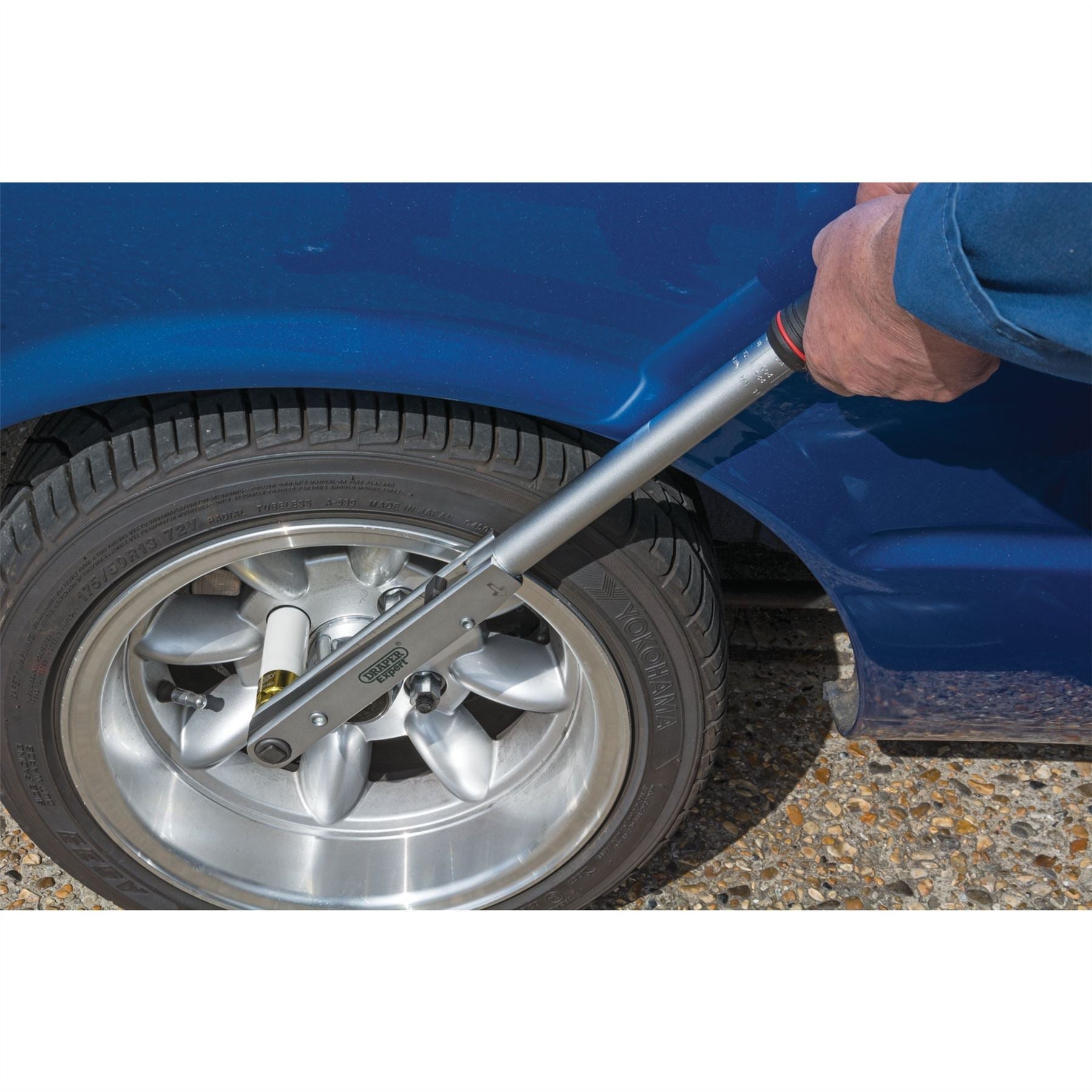 Draper 1/2" Square Drive 'Push Through' Torque Wrench With a Torquing Range of 50 - 225NM 83317