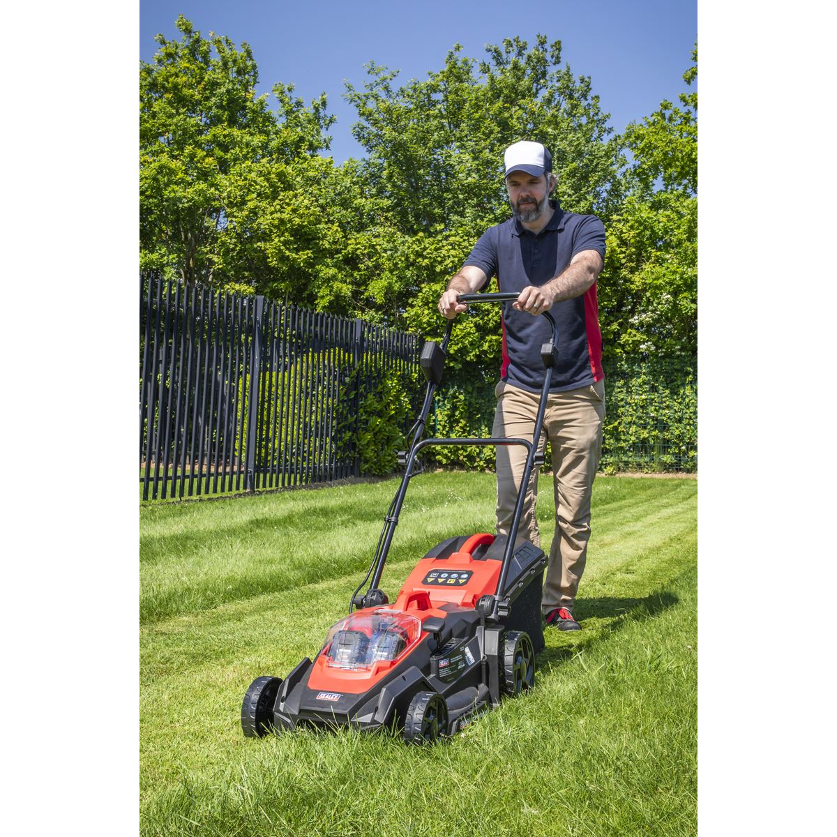 Sealey CP40VLMKIT Cordless Lawn Mower Kit 40V 4Ah SV20 Series 40cm